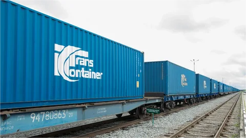 Крупнейшая в России железнодорожная контейнерная компания заявила запускать регулярные прямые перевозки из крупных портов Китая